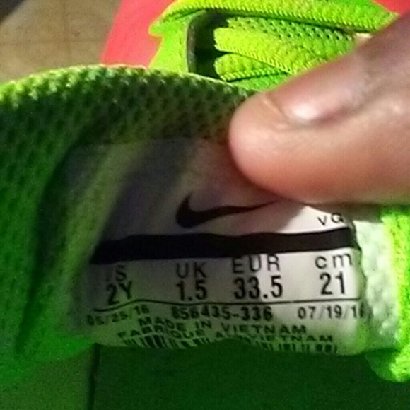 Childs Nike cleats - Picture 3 of 3